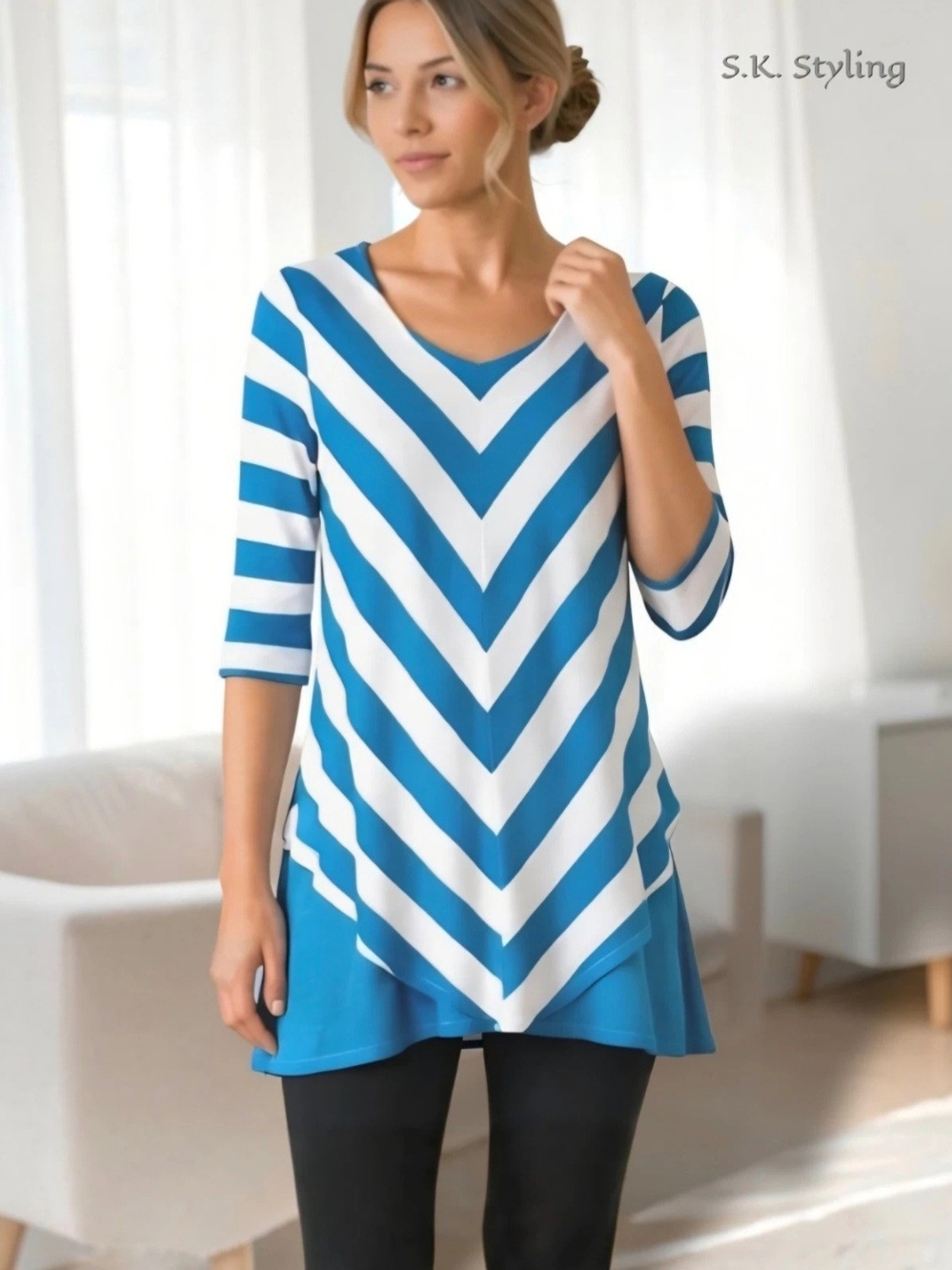 Westbound Blue & White Chevron Striped Pointed Hem Knit Tunic Top - Size M / L